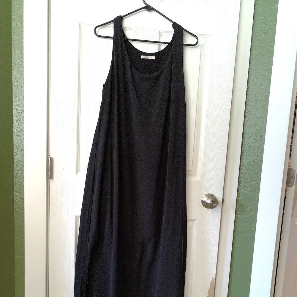 Chic Black Sleeveless Maxi Dress